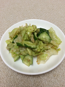 レタスときゅうりでお箸が止まらないサラダ